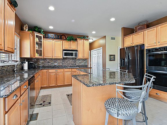 3rd image of 18300 White Oak Ct