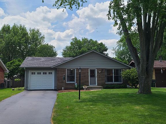 3rd image of 2315 Green Tree Ct N