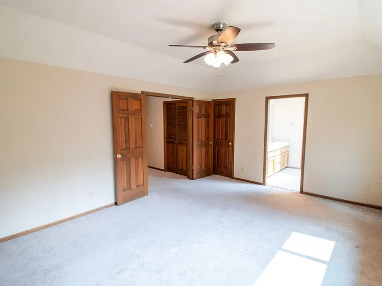 24435 SE 42nd Pl — Photo 21