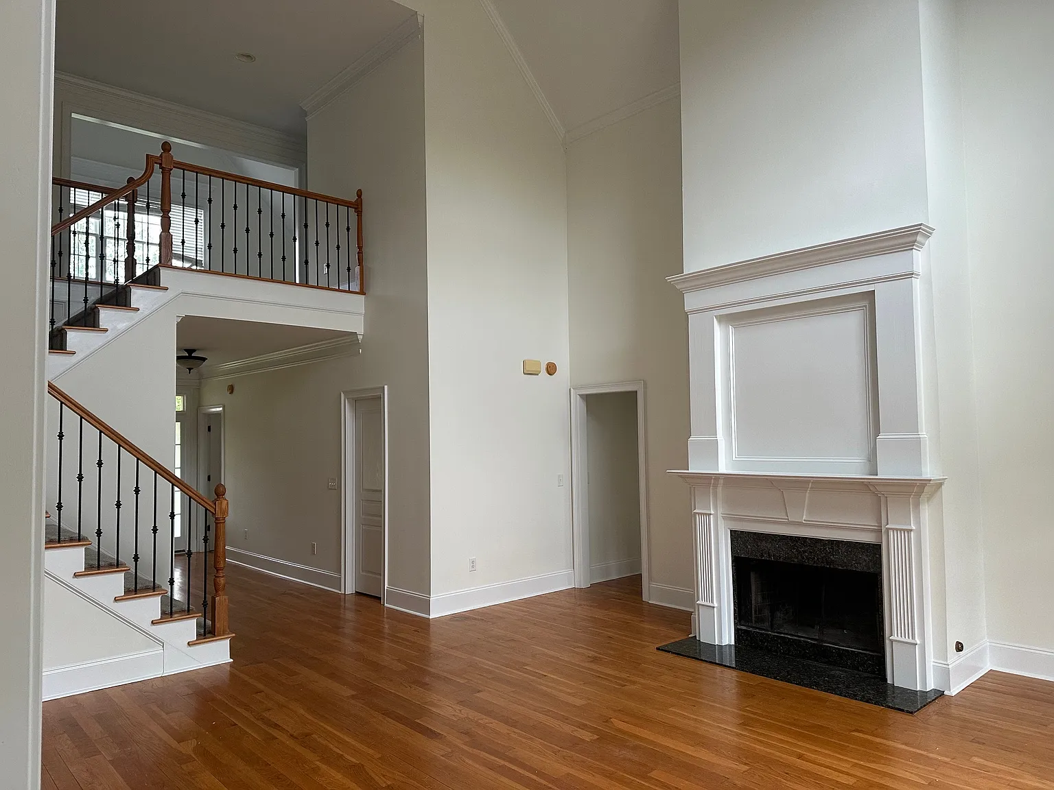 5 bed, 3314 sqft, $2,600 — Photo 3