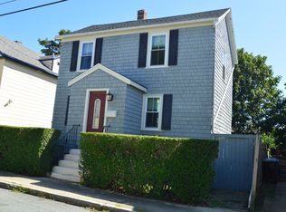 20 Simmons St, Newport, RI 02840