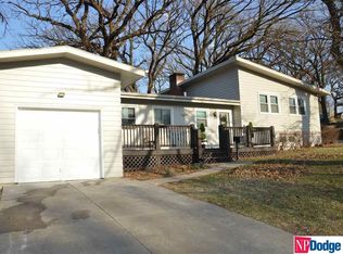 7619 Belmont Dr, Ralston, NE 68127