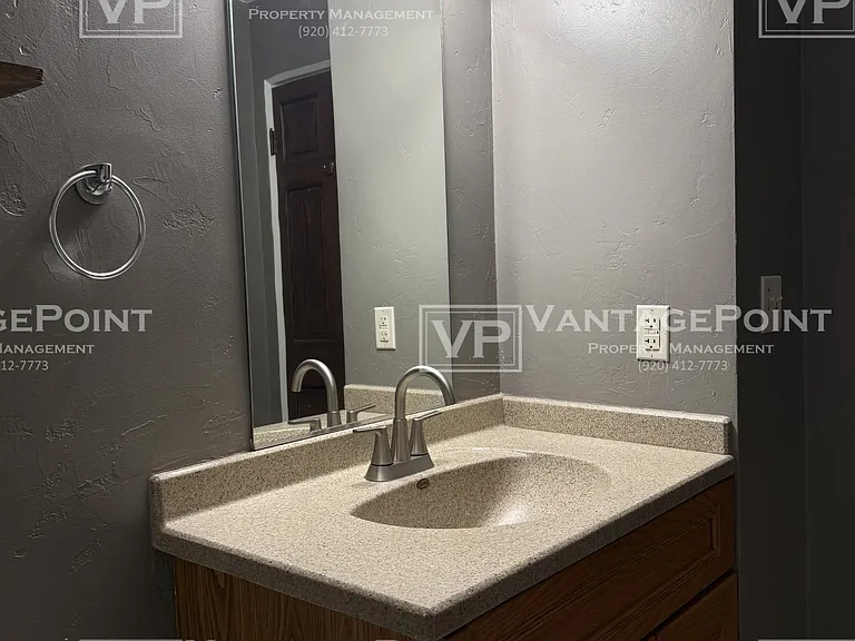 826 N Hawthorne Dr — Photo 7