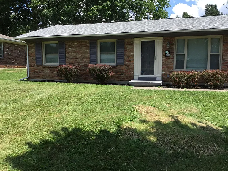 2926 Brigadoon Pkwy — Photo 18