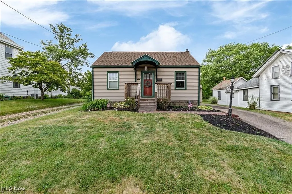 3130 Lincoln Way W photo 1