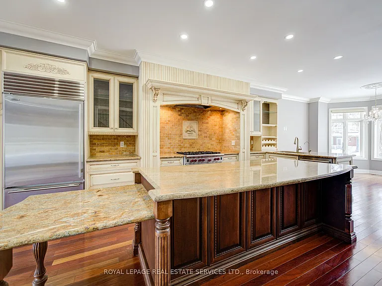 115 Saint Lawrence Dr — Photo 7