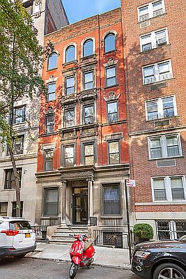 2nd image of 161 E 81st St APT 1E