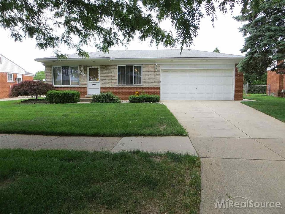 1st image of 27104 Huntington Dr