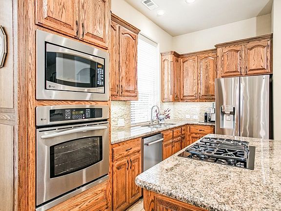 3rd image of 2295 Sir Amant Dr