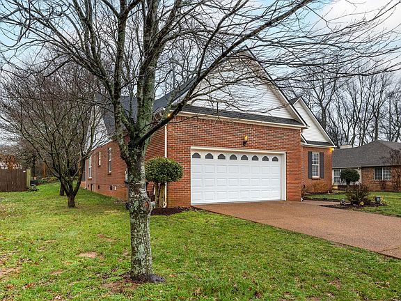 3rd image of 110 Bell Grove Dr