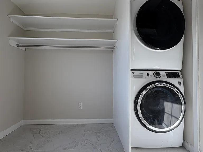 8 Rockville Ave #2 — Photo 8