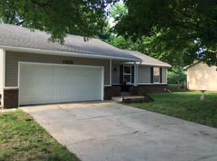 1501 W Glenwood St, Springfield, MO 65807