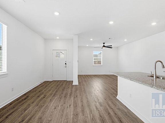 3rd image of 2514 Rose Archer Ln
