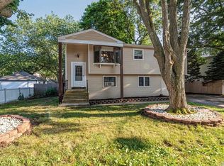146 Van Horn Ave, Holbrook, NY 11741