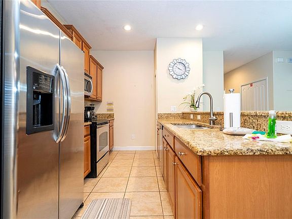 3rd image of 8935 Candy Palm Rd