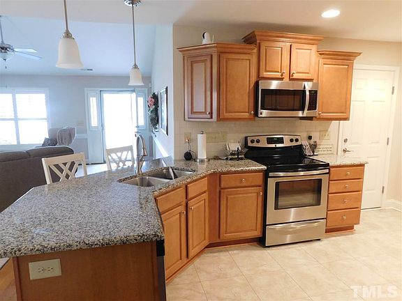 5th image of 84 Glenfield Dr