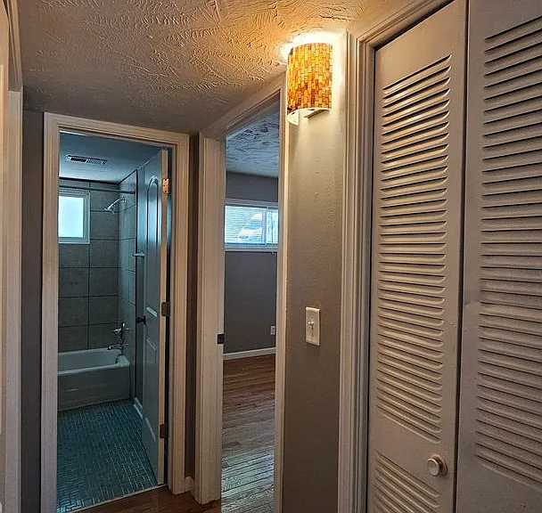 University Row Apartments — Photo 8