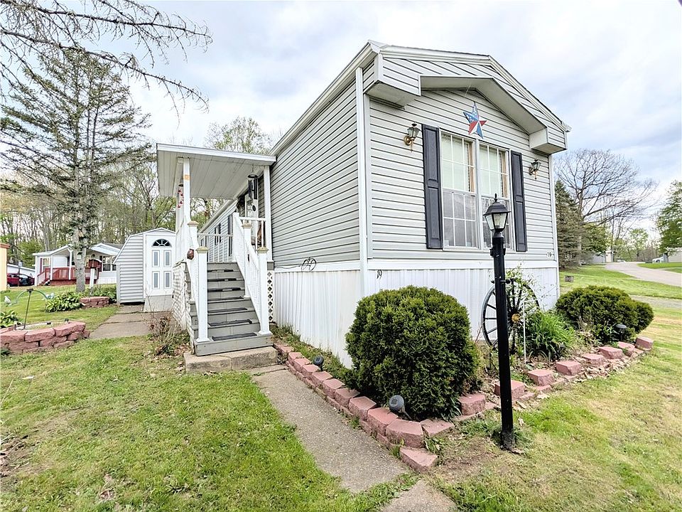 1st image of 19 Emerald Dr