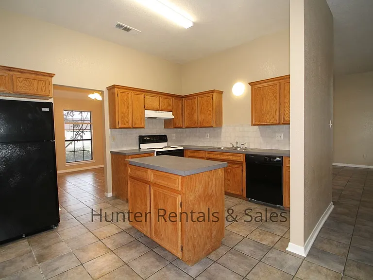 1012 Windy Hill Rd — Photo 8