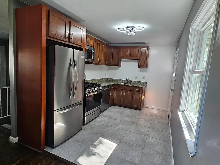 8905 Bold St — Photo 5