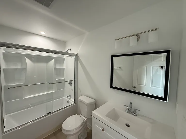 16918 Bassett St #16916 — Photo 12