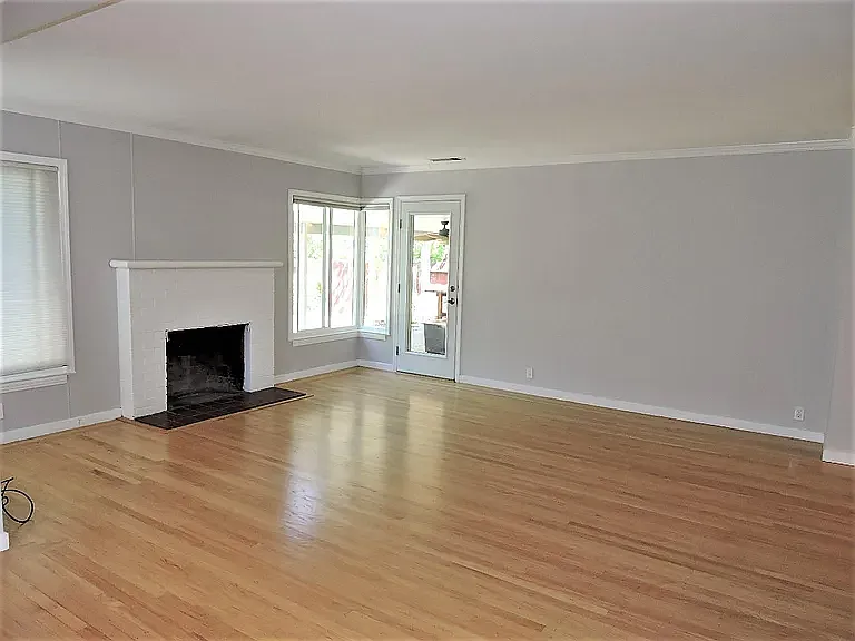 3 bed, 1356 sqft, $3,400 — Photo 4