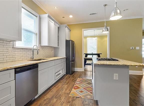 5th image of 4734 Franklin Ave