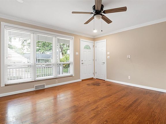 4th image of 528 Arrowwood Dr
