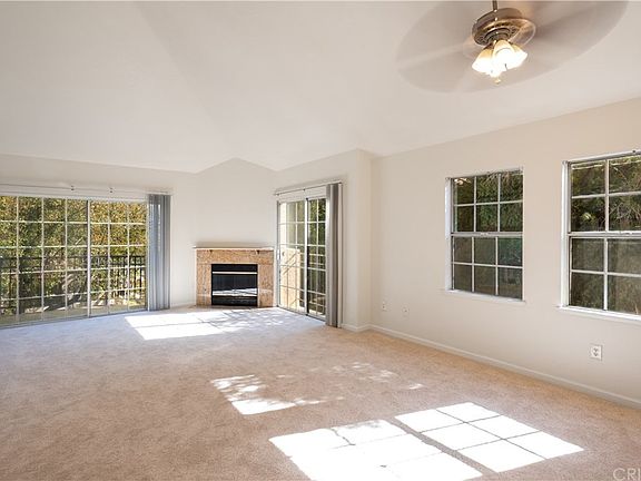3rd image of 24133 Del Monte Dr Unit 196