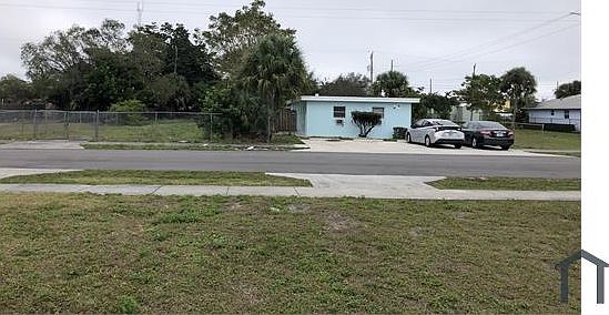 2nd image of 39 SW 6th Ave