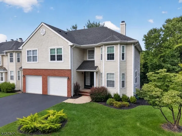 2 Shackamaxon Ter, Clinton Twp., NJ 08801