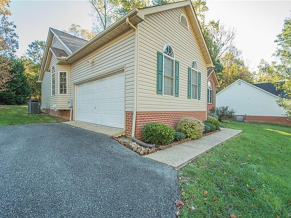 5th image of 1731 Pulliam St