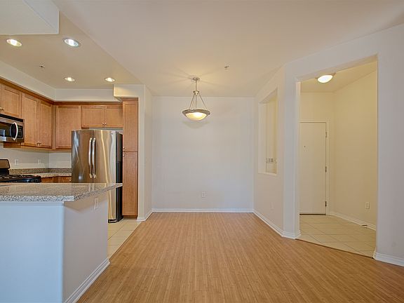 3rd image of 360 Avenue 26 #309