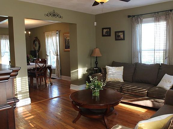 2nd image of 206 Essex St