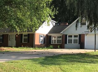 134 E Meadowview Dr, Statesville, NC 28625