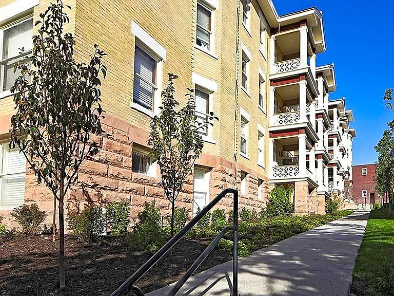 Kensington Apartments — Photo 18