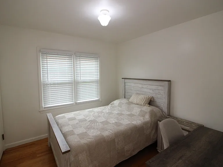 24301 Colgate St — Photo 14