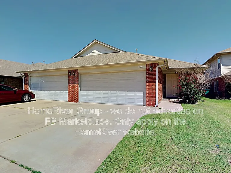 11005 SW 5th St — Photo 2