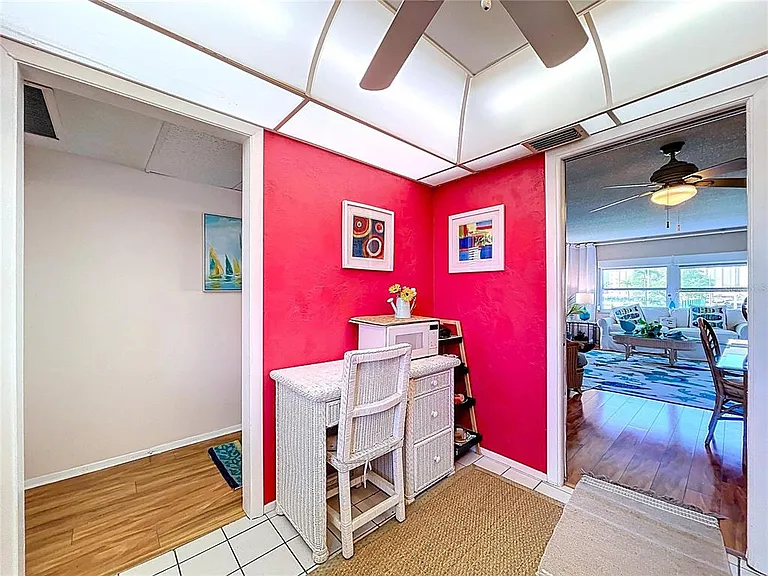 4650 Cove Cir #209 — Photo 3