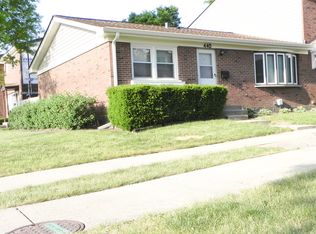 440 Congress Ct, Wood Dale, IL 60191