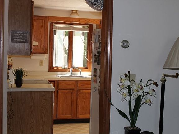 5th image of 167 Thayer St #B