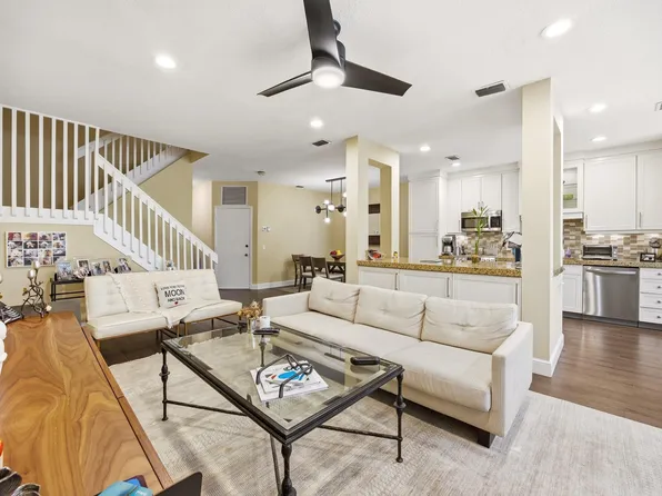 6738 Via Regina, Boca Raton, FL 33433