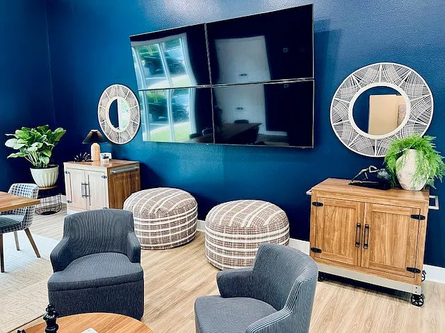 Clubhouse TV Lounge