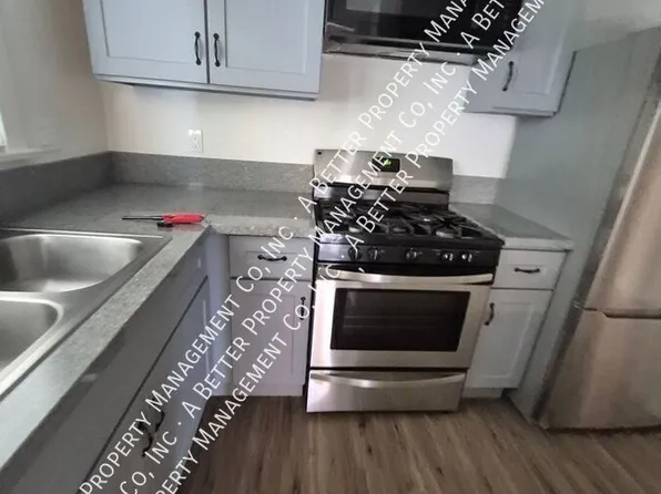 3038 E 3rd St, Long Beach, CA 90814