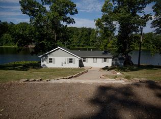 2696 W Geneva Lake Dr, Shelbyville, MI 49344