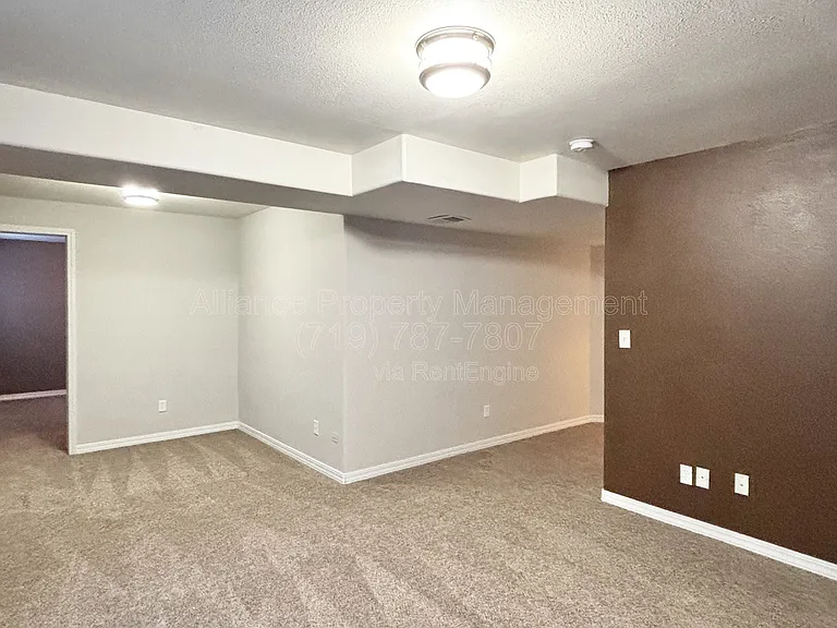 212 Oxbow Dr — Photo 20