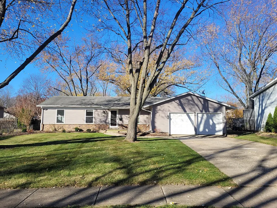364 N Everett Dr