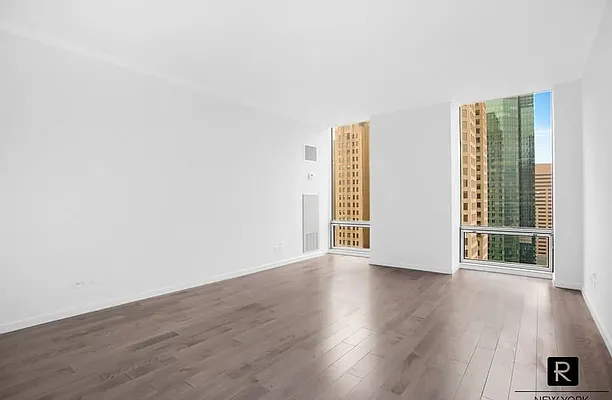 Rented by R New York | media 16