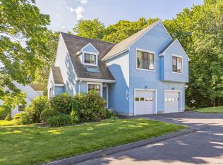 32 Locust Ln UNIT 32, Farmington, CT 06032