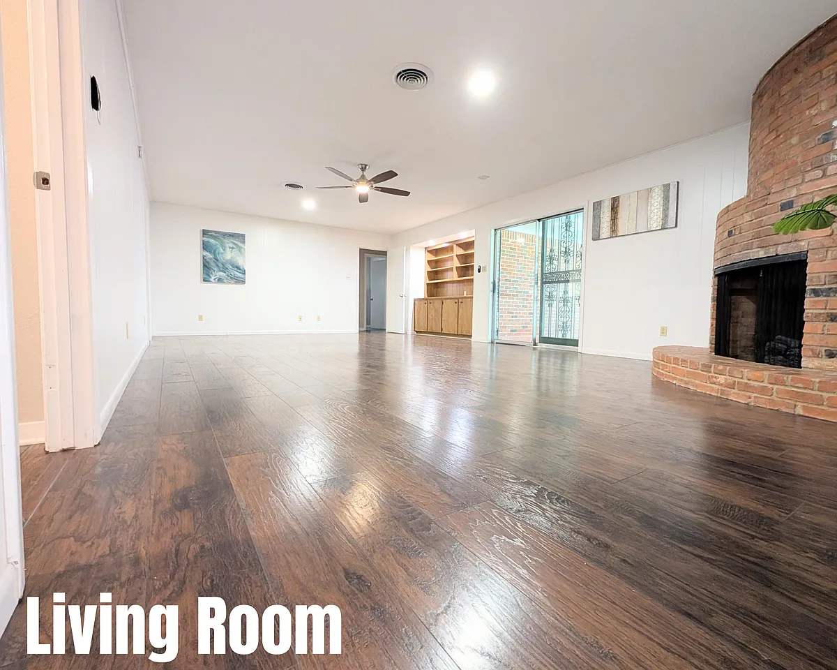Building Photo - 2410 Royal Acres Dr